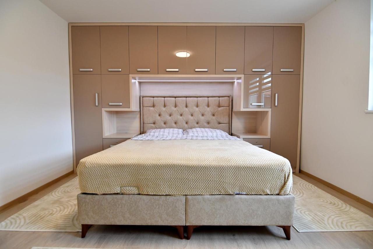 Garden Of Dreams & Free Private Parking Apartment Sarajevo Bagian luar foto