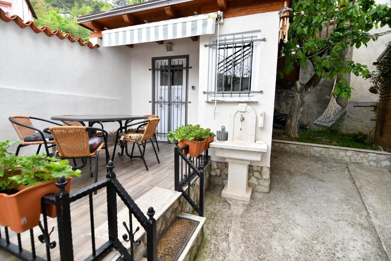 Garden Of Dreams & Free Private Parking Apartment Sarajevo Bagian luar foto